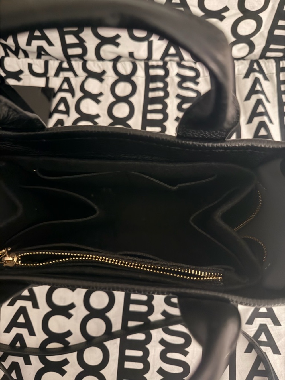 Marc Jacobs Small Leather The Tote Bag - Picture 8 of 9